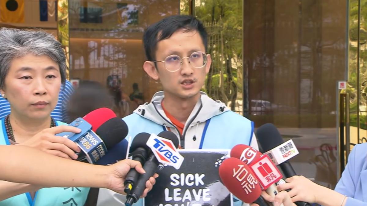 桃園市空服員職業工會秘書長周聖凱出面說明,認為長榮的調查報告仍沒有交代清楚制度如何調整。(圖/TVBS)