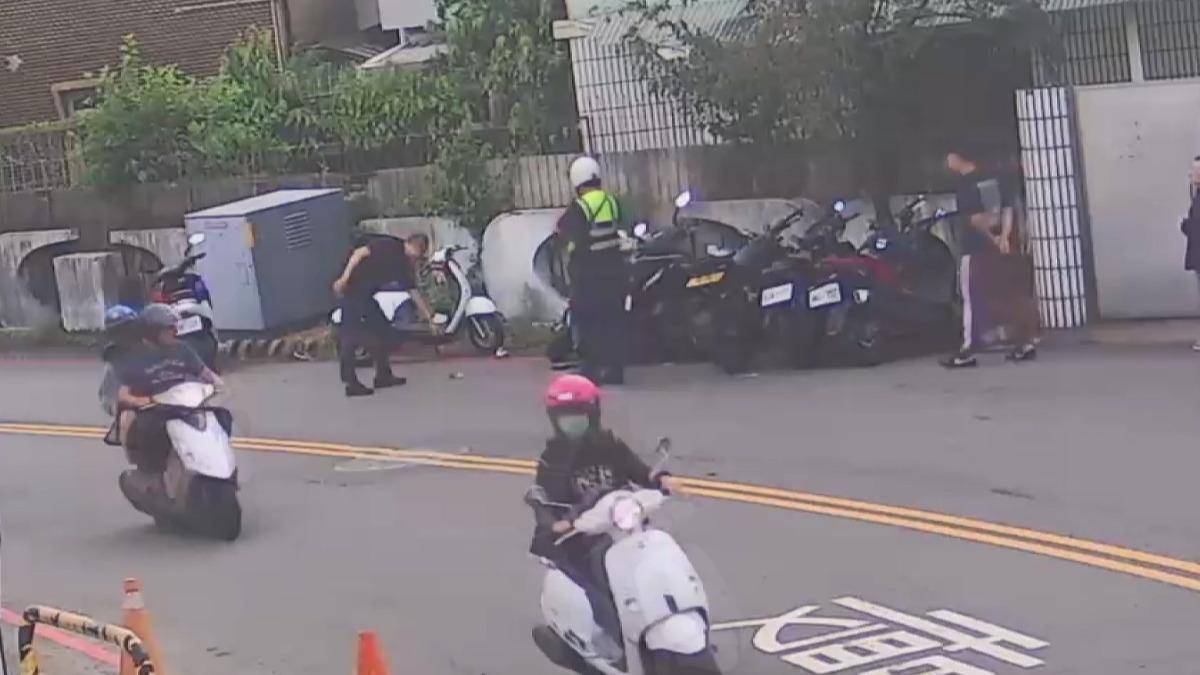 7輛機車中,3輛是他的,4輛是客人的,其中還有客人的車輛剛修好就再次被撞,損失慘重。(圖/民眾提供)