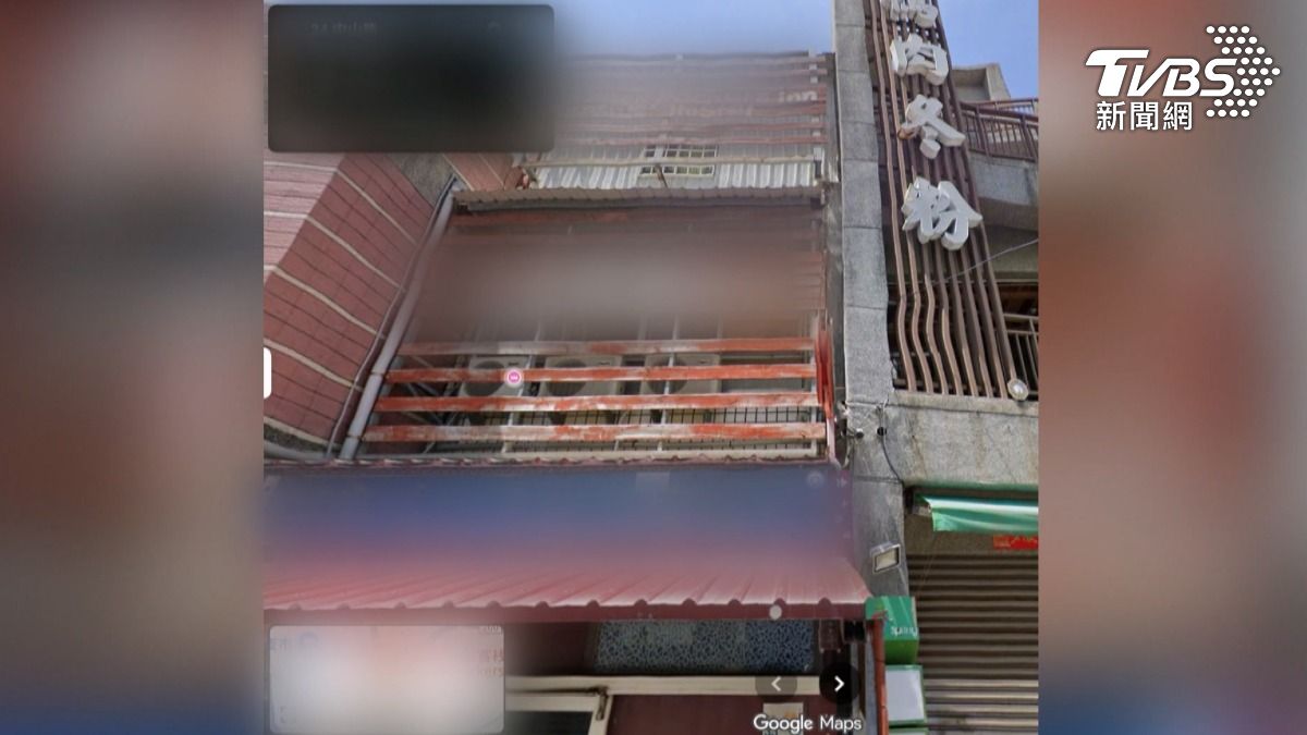 這家背包客棧位於屏東恆春老街上，地點相當熱鬧，且距離恆春分局僅有短短50公尺距離。（圖／TVBS）