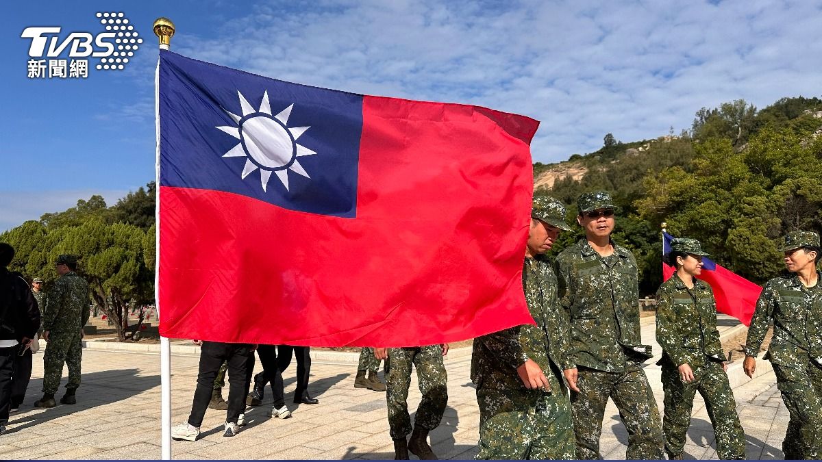 太武山公墓舉辦古寧頭戰役76週年追思紀念典禮。（圖／程子奕攝）