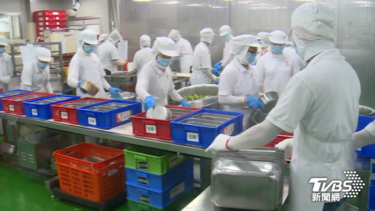 雞肉、豆腐取代豬，北北基學校午餐恐改菜單。（圖／TVBS）