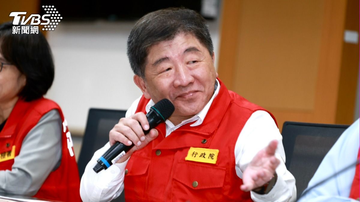 網評幫收爛攤？陳時中再披紅背心坐鎮駁：疫情沒擴大、有信心清零