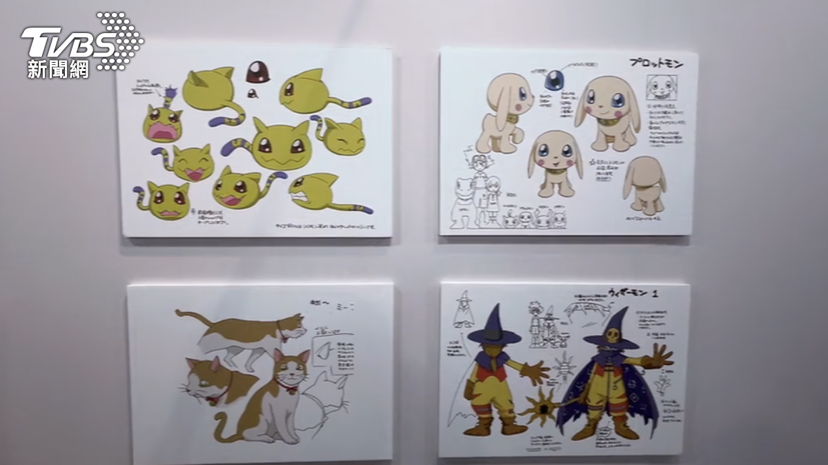 「數碼寶貝25週年紀念展」展區有許多角色設計圖。(圖/張志旻攝)