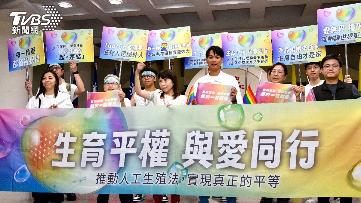 民眾黨由立委陳昭姿、台北市議員陳宥丞率隊參與同志遊行。(圖/胡瑞麒攝)