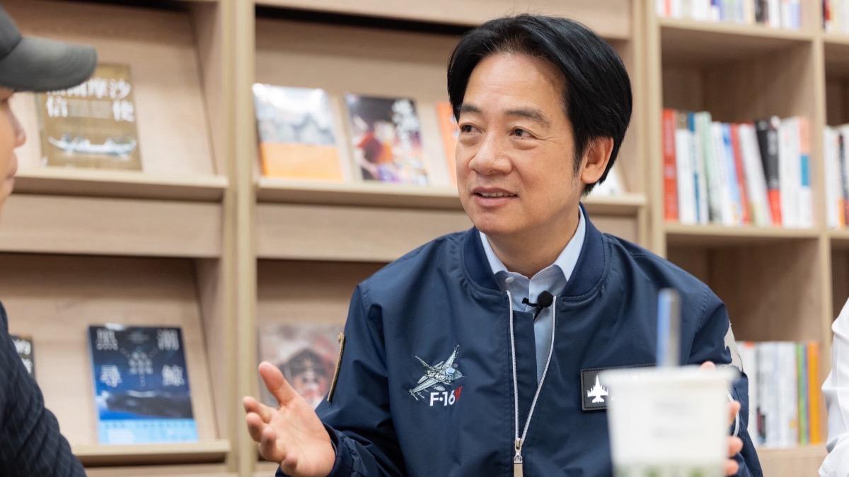 賴清德親揭金門當兵往事!遇同袍遞絲襪禦寒 笑:不能穿其他的嗎