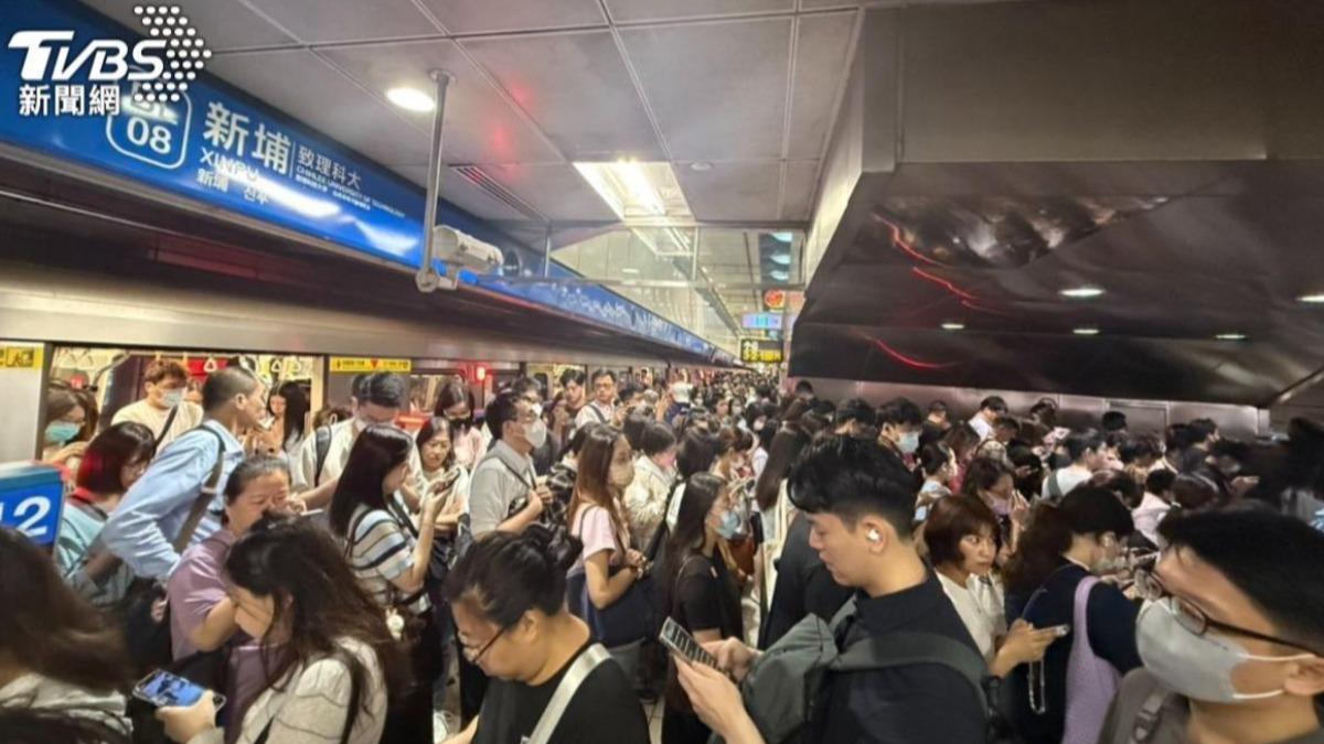 捷運急煞!誤碰女生屁股「嚇到秒落跑」 網曝1方法可自保