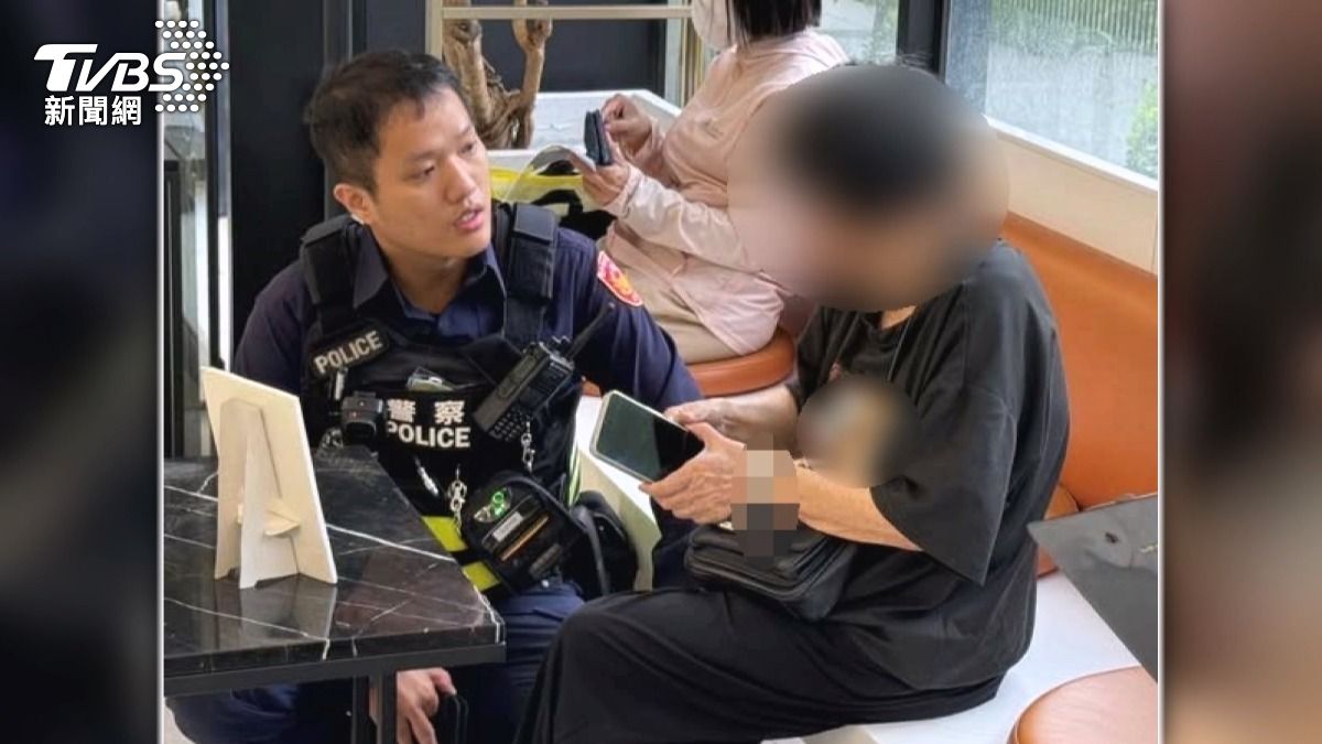 「我不是犯人!」婦人欲匯10萬訂金給裝潢商 銀行急報警攔阻她超火大。(圖/TVBS)