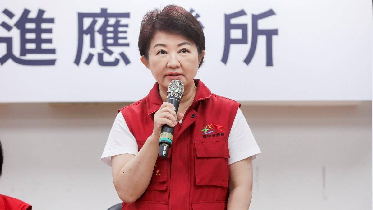 盧秀燕針對公有市場豬肉攤商送暖。（圖／台中市政府提供）