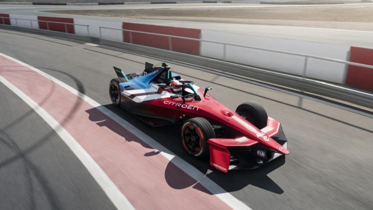 Citroën所釋出的Formula E採用法國國旗塗裝,將由Stellantis Motorsport負責運營。(圖/Citroën)