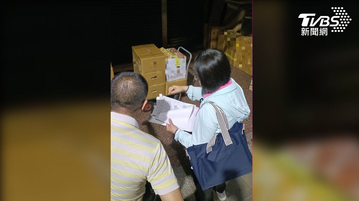 問題豬肉、海產、蔬果類,流向高雄12個行政區、約70家商店,所幸12小時內全數回收(圖/TVBS)
