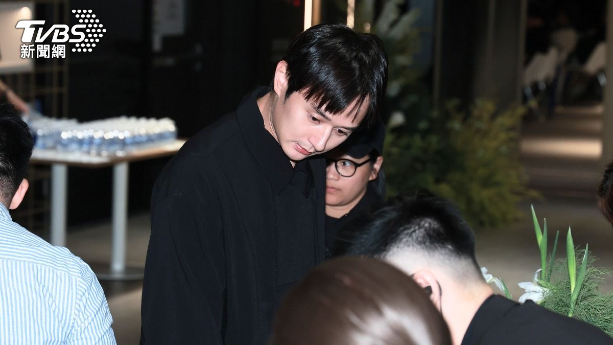 張軒睿出席楊祐寧爸爸追思會。(圖/趙世平攝)