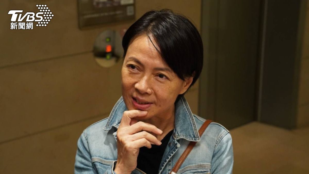 柯淑勤送楊祐寧爸爸最後一程。(圖/趙世平攝)