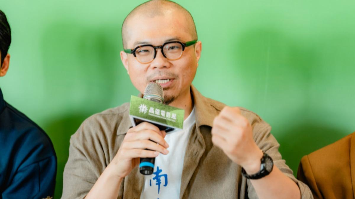 《南方時光》導演曹仕翰感謝吳慷仁。(圖/高雄電影節提供)