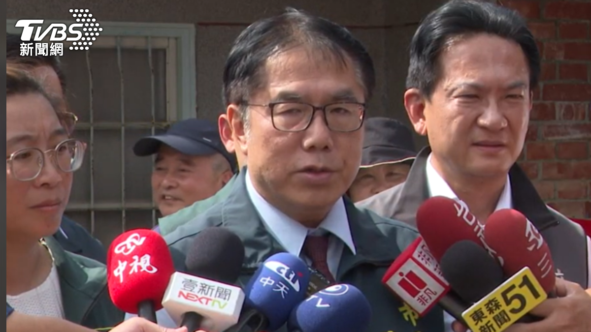 台南市長黃偉哲怒斥違法就是偉法,再守不住就連滾帶爬了。(圖/TVBS)