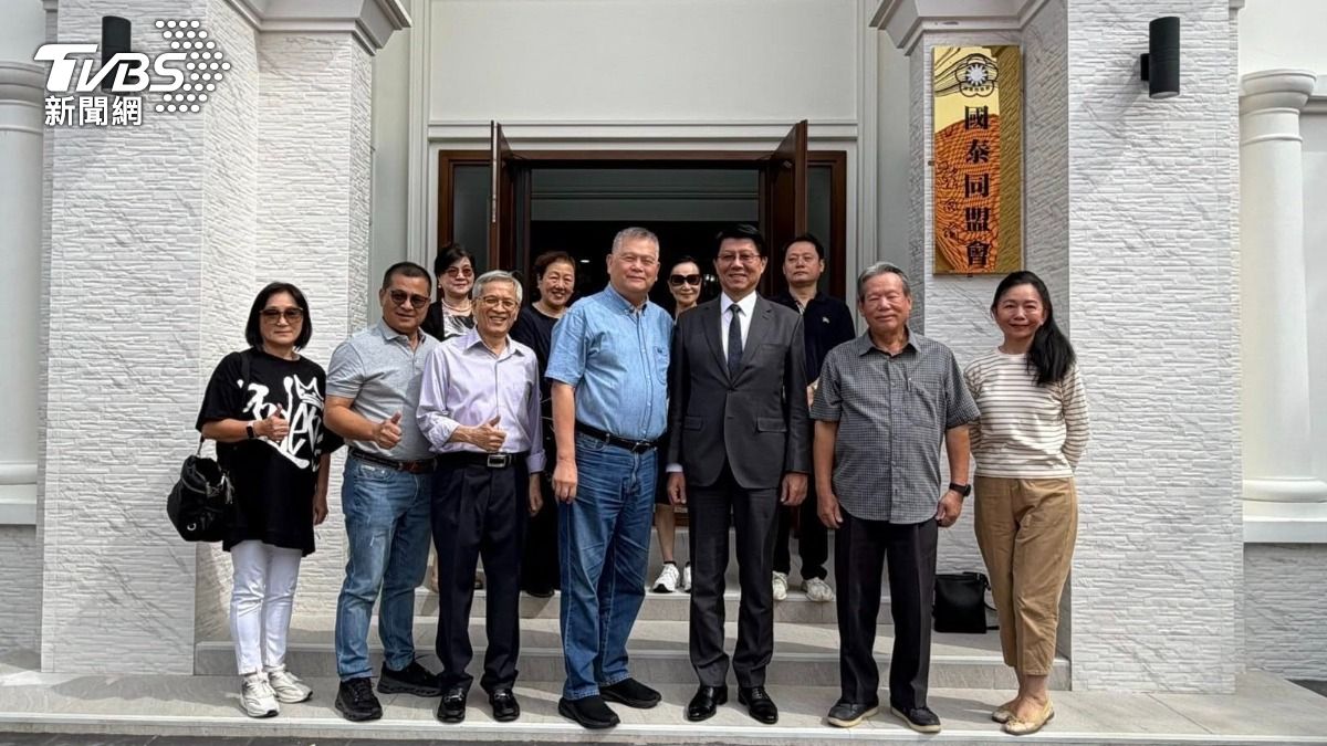 國民黨立委謝龍介在泰國出席僑商光復節活動,他表示2022年自己的選舉打得如何,「社會自有公評」。(圖/TVBS)