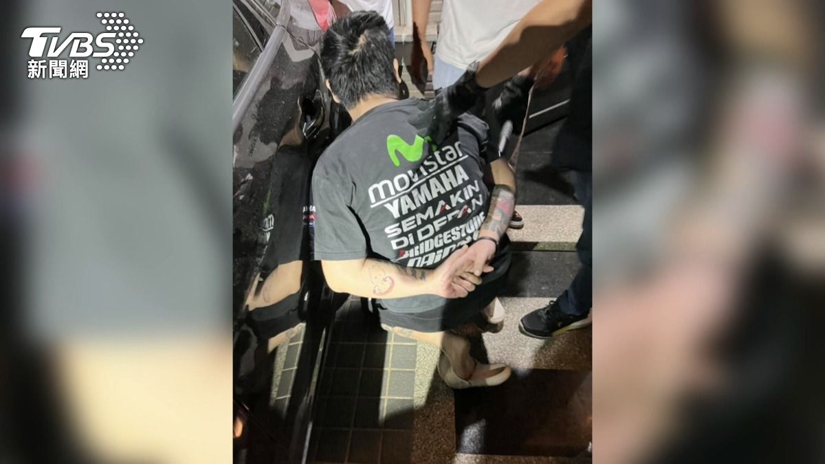 偏僻山路驚見白骨 男欠債萬元遭綑殺。(圖/TVBS)