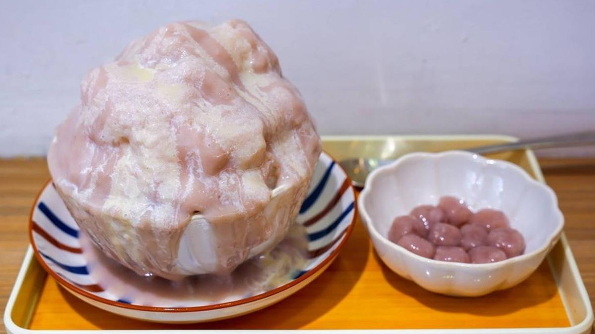 芋頭控必點芋頭艦隊冰除了有滿滿的芋泥外,還會附上一碟芋圓。(圖/陳小可的吃喝玩樂)
