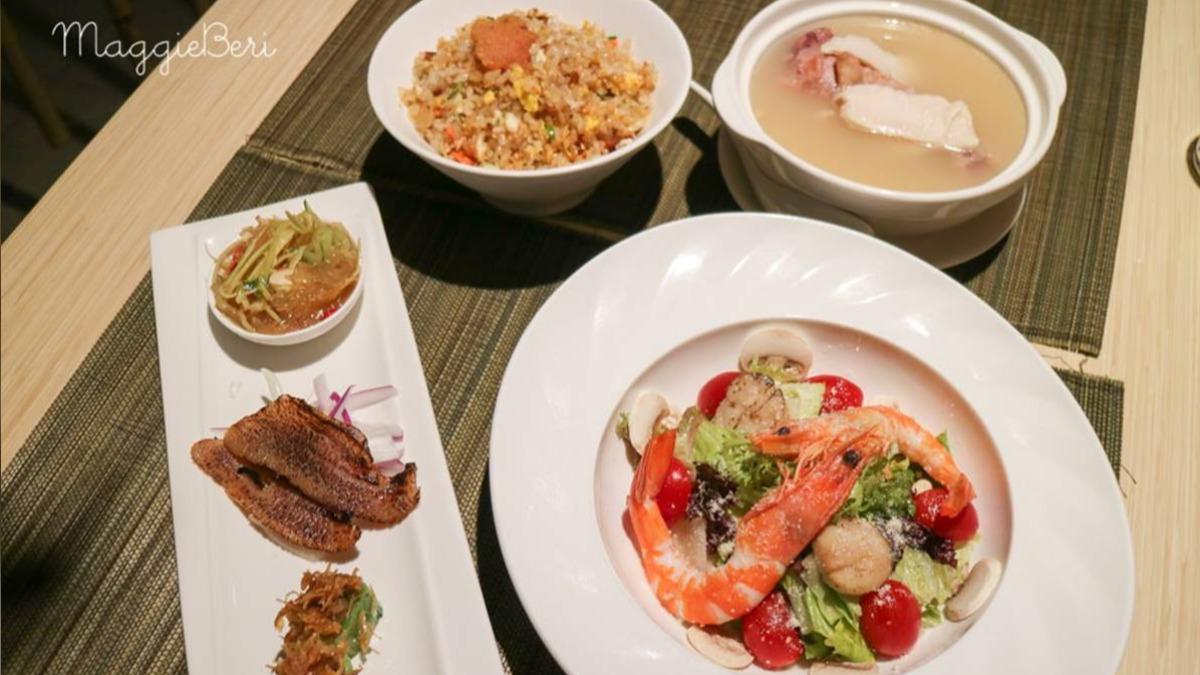 鯉魚招牌套餐的內容物有干貝鮮蝦沙拉、前菜、烏魚子炒飯、鮑魚雞湯及甜點。(圖/莓姬貝利食事旅行)