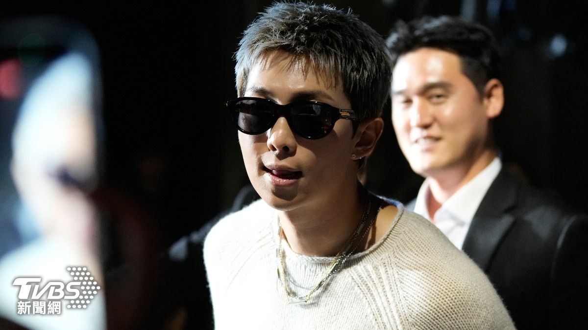 RM 能說一口流利的英語，同時也是首位 K-Pop 歌手在 APEC 峰會發表演講。（圖／達志影像美聯社）