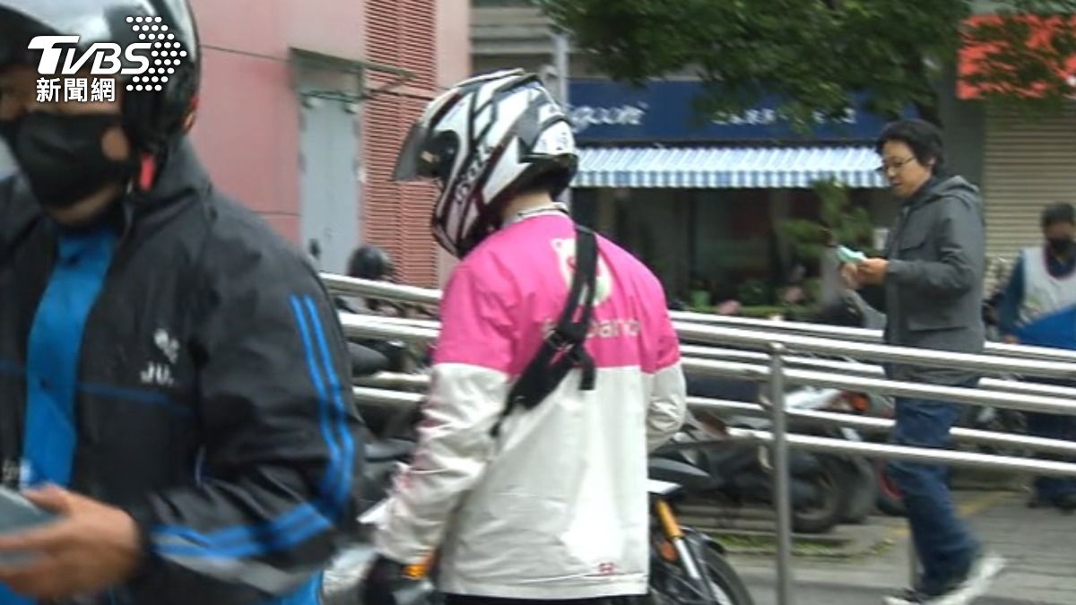 台北市消費爭議多，包括外送、電商、售票等案件。（圖／TVBS）