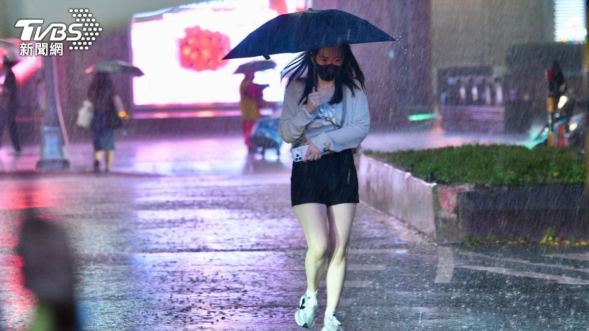 天氣/東北季風挾雨彈!北部「大雨轟炸」下週冷到1字頭