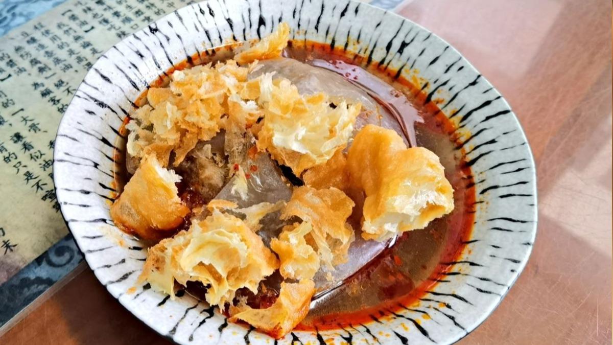 獨特的麻辣肉圓聞起來有濃郁的麻辣鍋香氣。(圖/豬飛小姐的彩色生活提供)