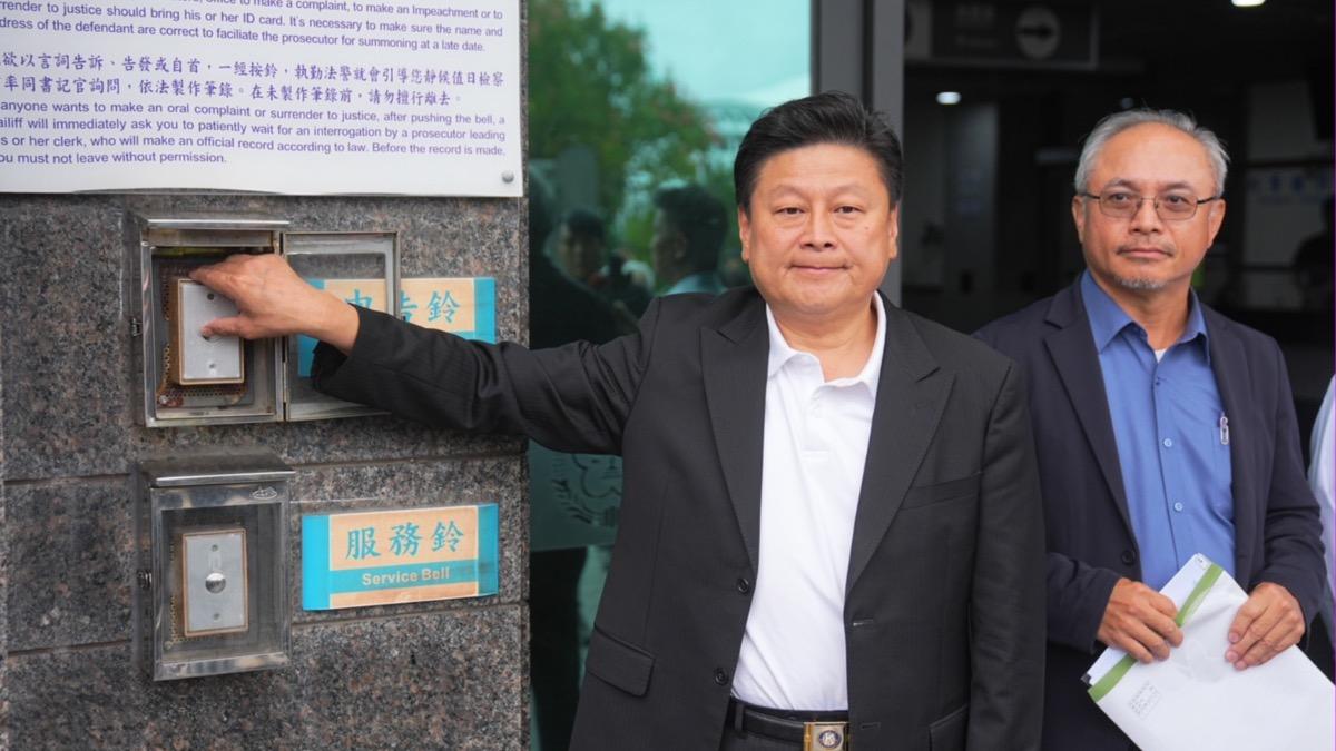 遭花蓮議長張峻狠踹 傅崐萁提告:不容暴力破壞花蓮形象