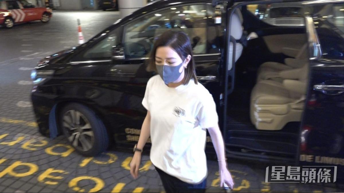 佘詩曼昨急奔醫院探視。(圖/星島網)