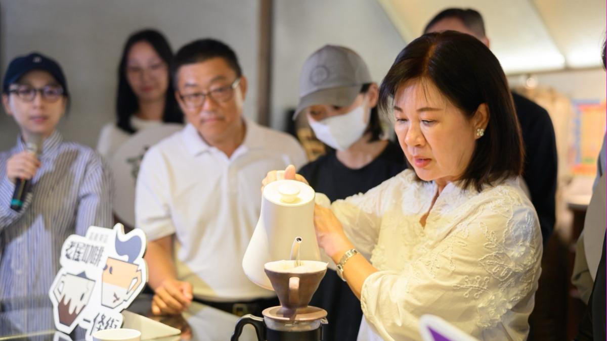 近年街區更發展出許多特色咖啡店。（圖／TVBS）