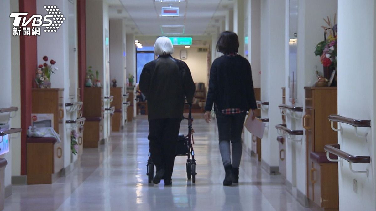 研究發現:嗅覺功能越差的人 未來失智機率高! (圖/TVBS)