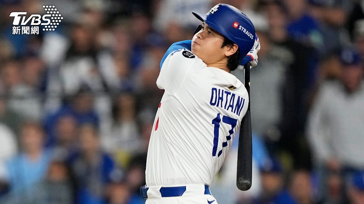 道奇和藍鳥在世界大賽第3戰苦戰18局才終於分出勝負，大谷翔平也打出4支長打，追平紀錄。（圖／達志影像美聯社）