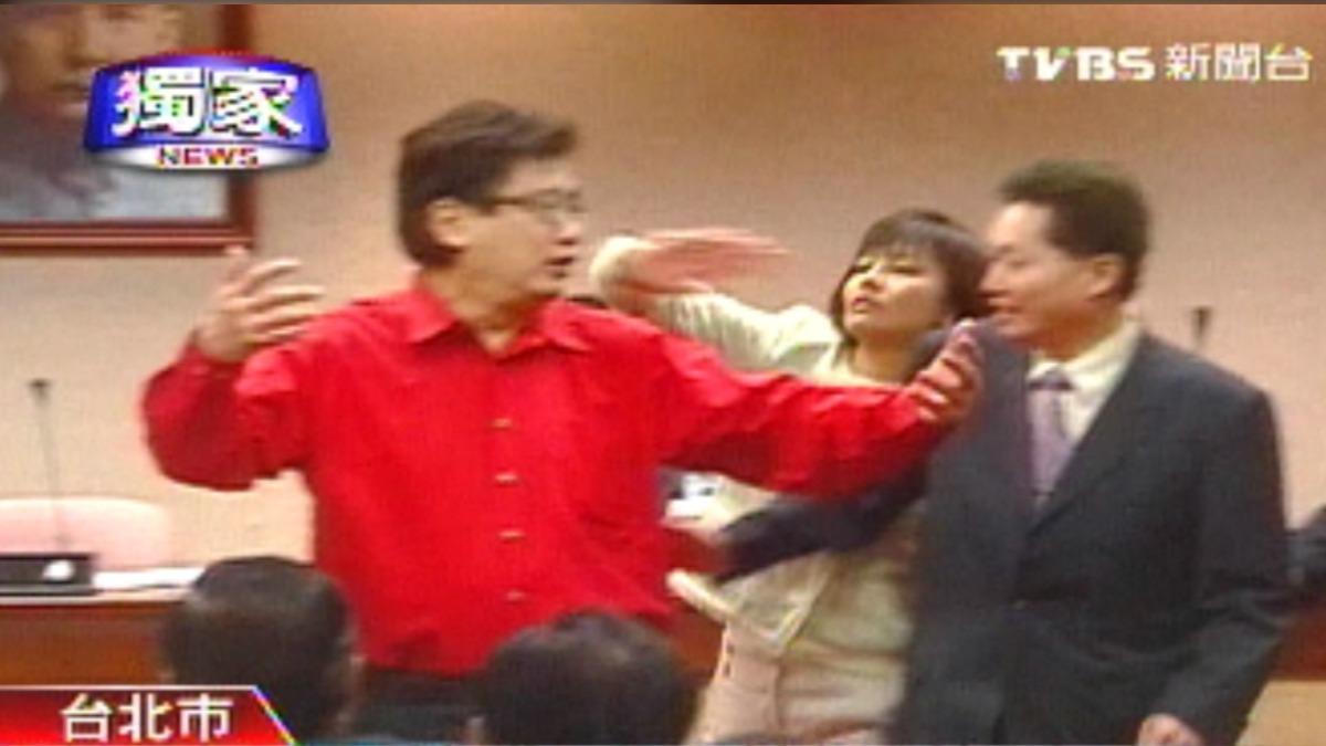 過去李慶華也在立法院被邱議瑩打過巴掌。(圖/TVBS資料畫面)