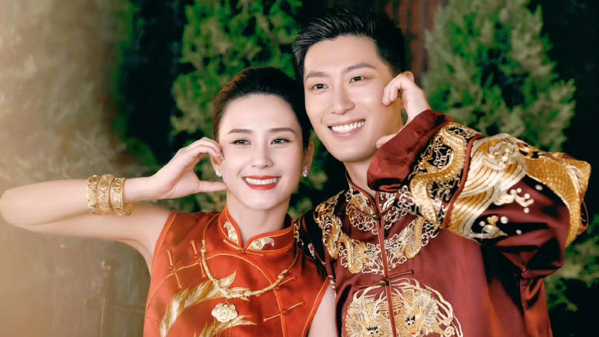 竇驍、何超蓮2023年4月結婚後,這兩年婚變傳言不斷。(圖/翻攝自微博)
