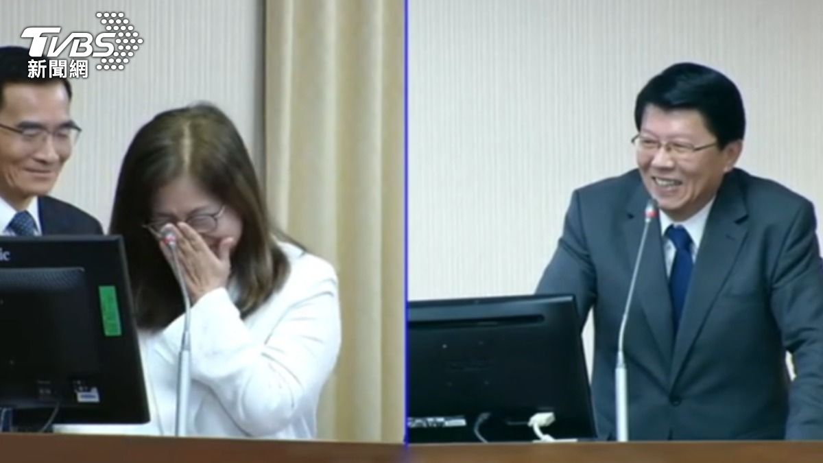 國民黨立委謝龍介錯認海委會主委管碧玲為內政部長劉世芳。（圖／TVBS）