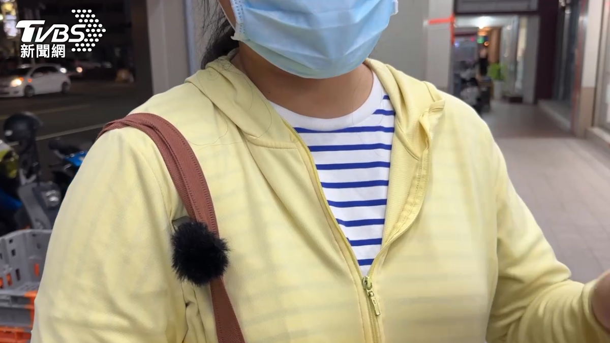 蔡小姐又控訴,房東未經同意進屋,房東趁著修門的期間,擅自闖進屋內,誇張的是還帶著工人一起進去,蔡小姐已經提告捍衛權益(圖/TVBS)