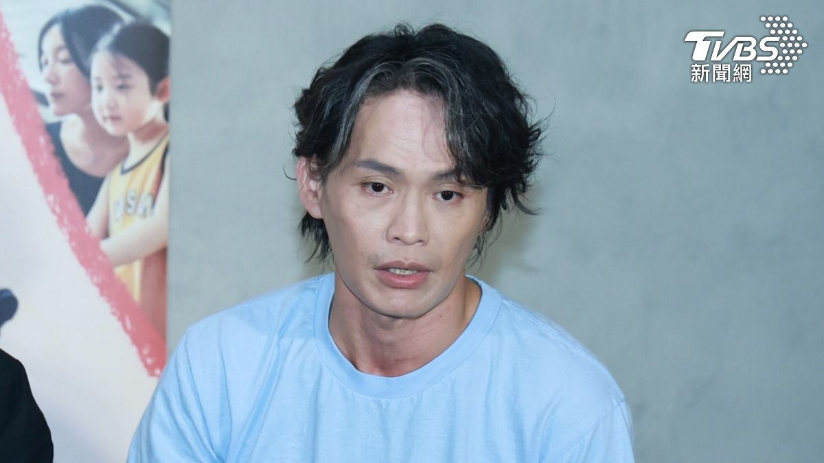 金馬準男配角黃鐙輝在電影中與蔡淑臻共譜一段患難見真情的戀曲。(圖/黃城碩攝)