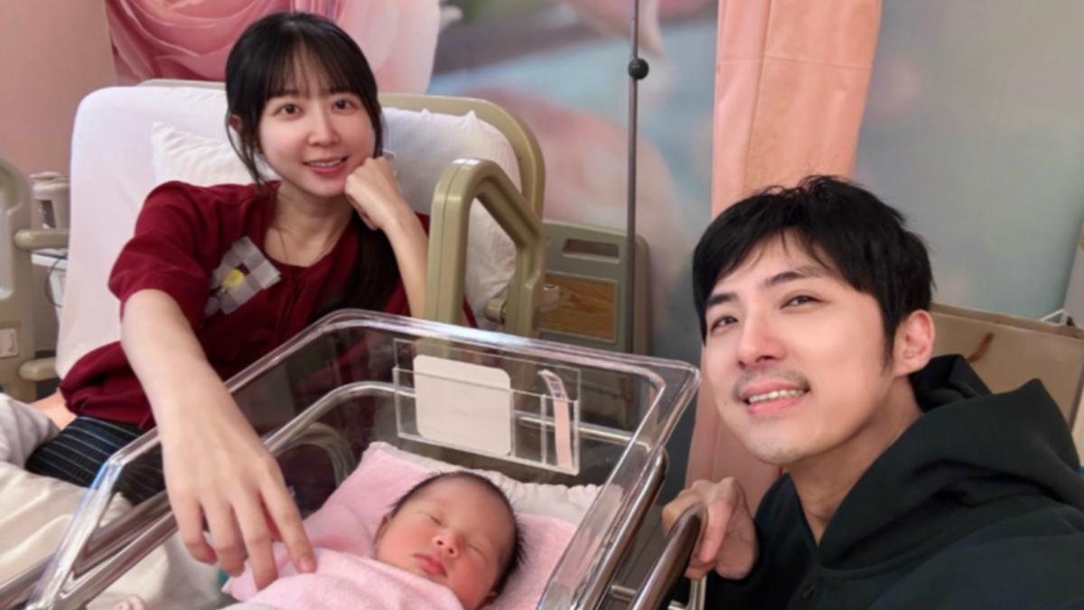 洪詩迎來二女兒「那那」。(圖/翻攝自Instagram/angelhong)