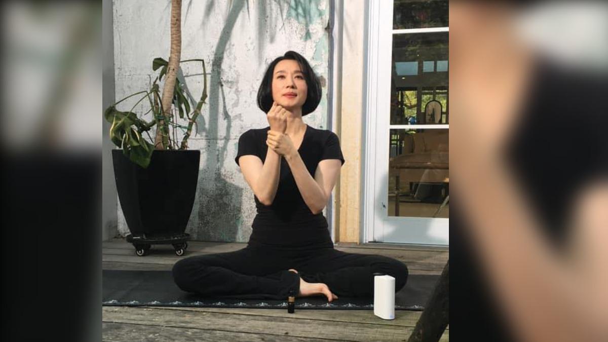 坣娜用瑜伽療癒自己,但最終仍不敵病魔。(圖/翻攝自臉書)