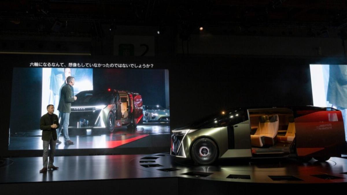 Lexus LS採用特殊的三軸、六輪設定，創造出比傳統四輪車更穩定、更寬敞的體驗。（圖／Lexus）