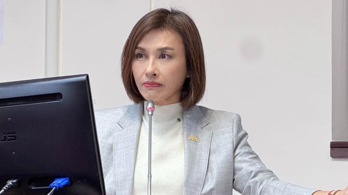 邱議瑩稱從政者應該國家利益、台灣利益擺在第一位。（圖／翻攝自邱議瑩臉書）