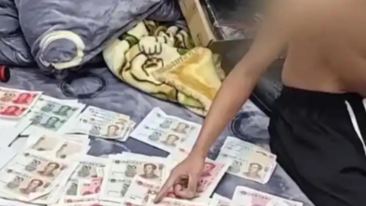 北京公安查獲一起假鈔案,15名嫌犯全都是未滿30歲的「00後」,甚至還有未成年,用家用印表機就能製造偽鈔。(圖/大陸央視)