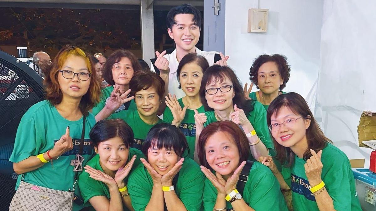 李子森前往新加坡演出，鐵粉們到場力挺，讓他超驚喜。（圖／經紀人提供）