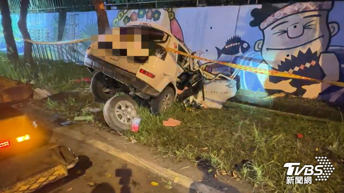 花蓮無照女酒駕自撞!車慘變V字型6人受困 11歲童險死重傷