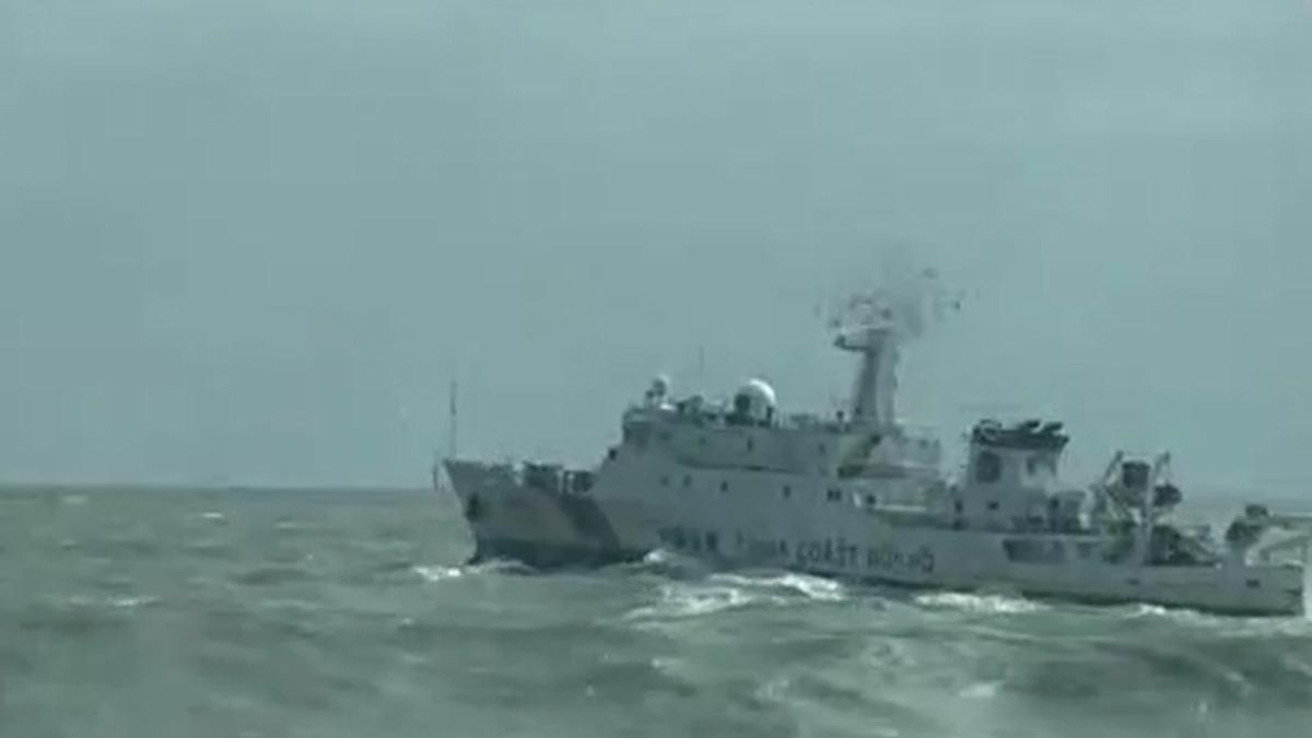 金廈水域執法事故爆發後，中國海警迄今仍在當地強硬執法。學者指出，中共向來會藉事藉端進入我國禁限制水域，以表達其對該區域主權與治權的主張。(圖／海巡署)