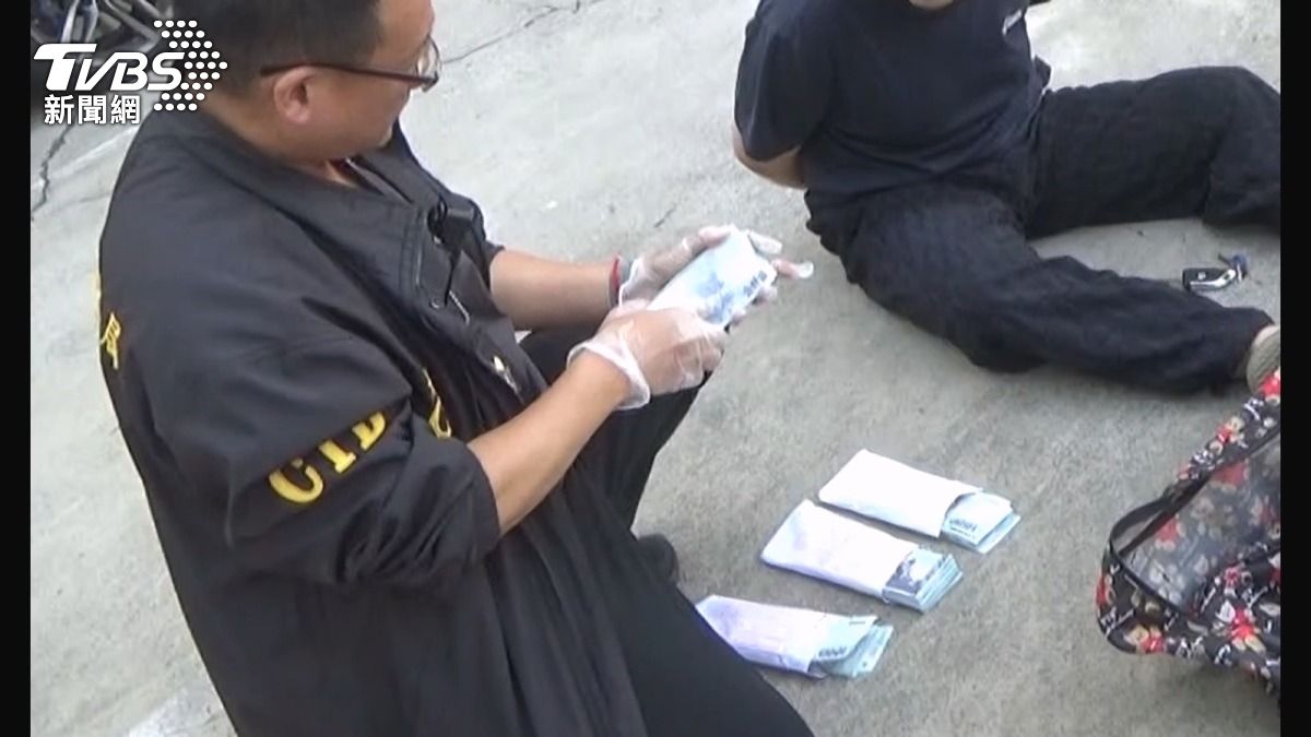 詐團假檢警騙長者「設抵押貸款」 33筆房產慘遭詐走。(圖/TVBS)