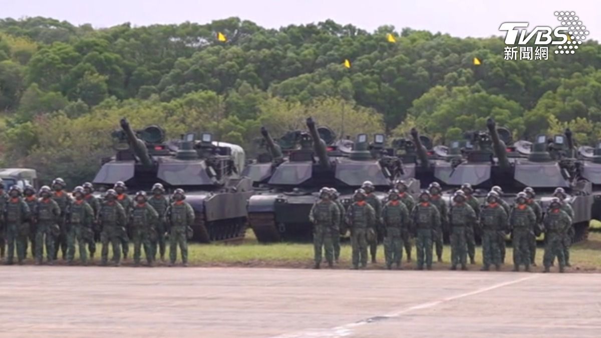 國軍第一支M1A2T戰車營，31號上午在湖口營區舉行成軍典禮。(圖/TVBS)