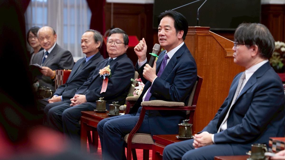賴清德接見醫療奉獻獎得主。(圖/總統府提供)