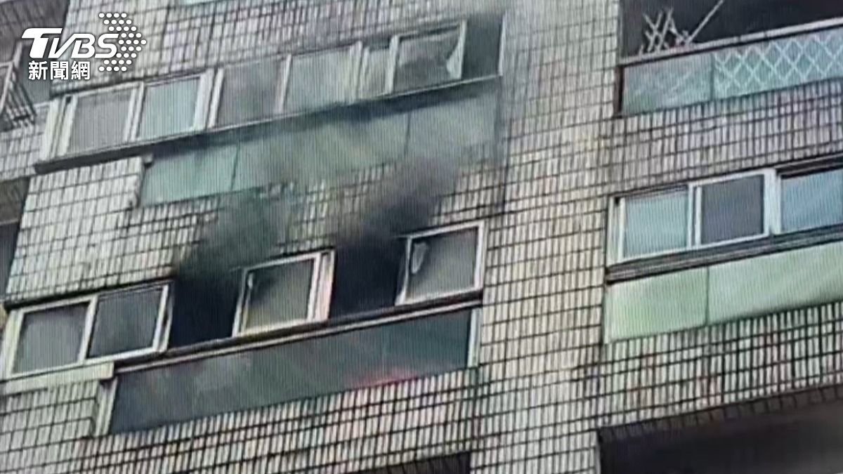 快訊/基隆社區大樓火災「濃煙狂竄」 20住戶驚醒急疏散