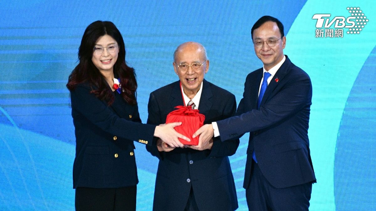 主席畢業了!交棒鄭麗文 朱立倫喊:國民黨只有團結一條路
