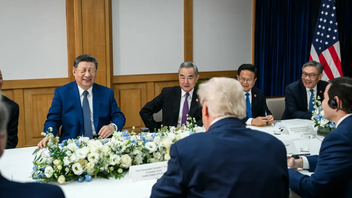 習近平笑到瞇起眼睛。（圖／翻攝白宮）